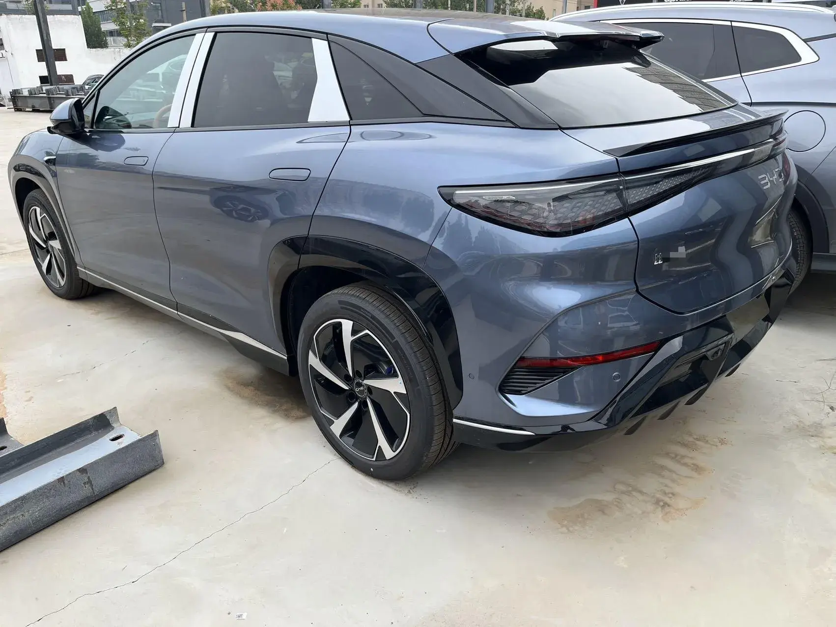 2025 BYD SEA thumbnail 3