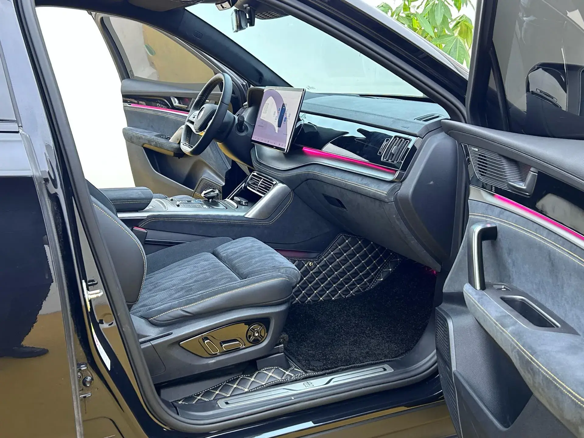 2022 BYD TANG thumbnail 4