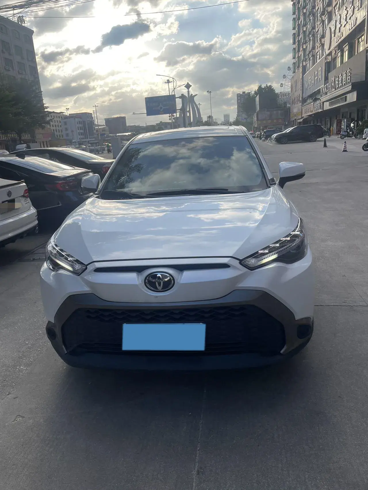 2023 TOYOTA FRONTLANDER thumbnail 2