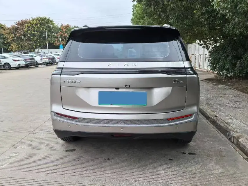 2023 AION Y thumbnail 4