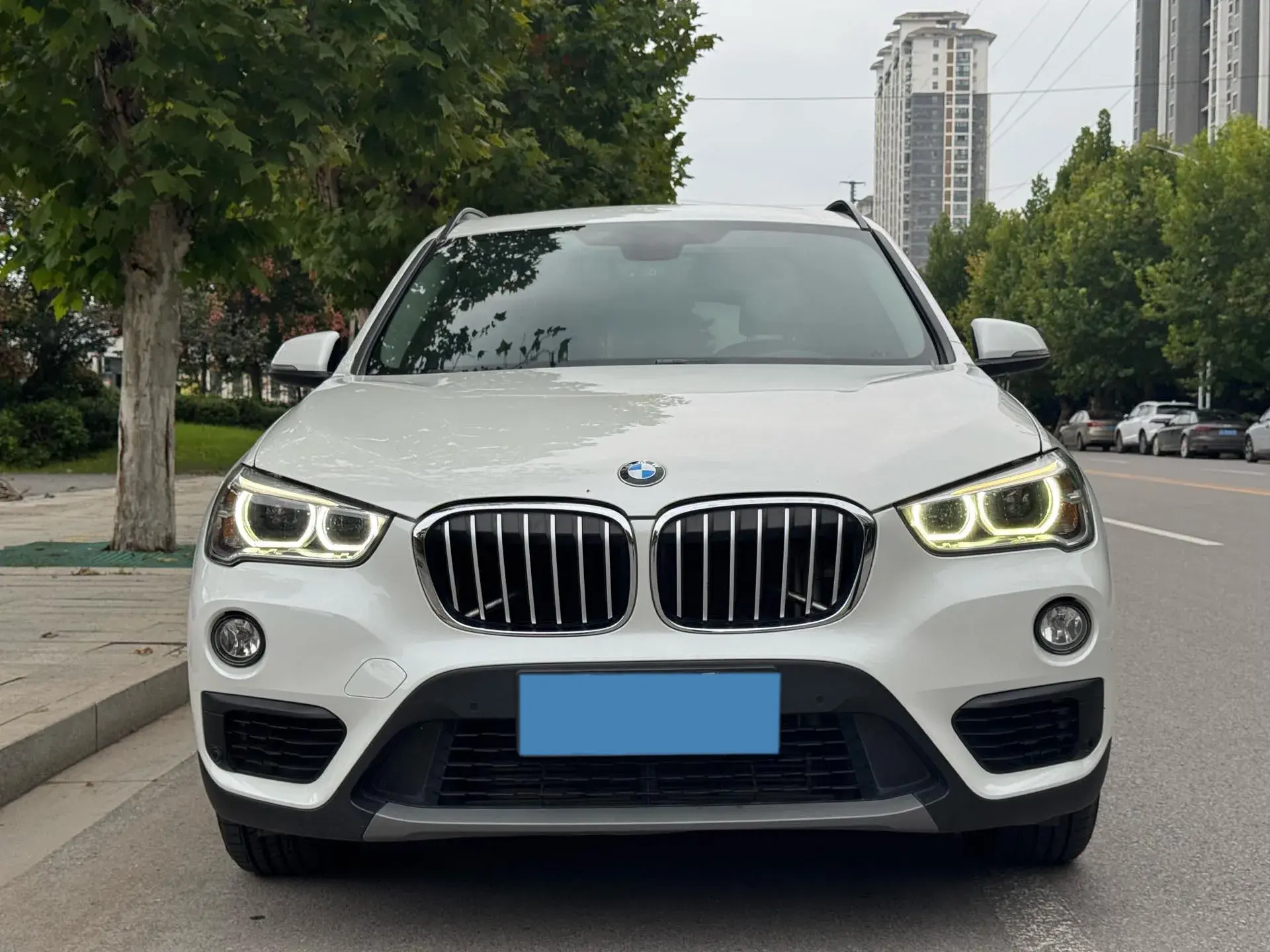 2022 BMW X1 thumbnail 2