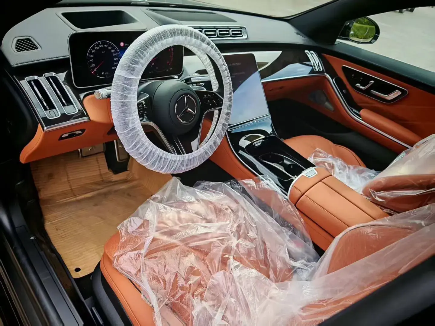 2025 MERCEDES-BENZ MAYBACH thumbnail 3