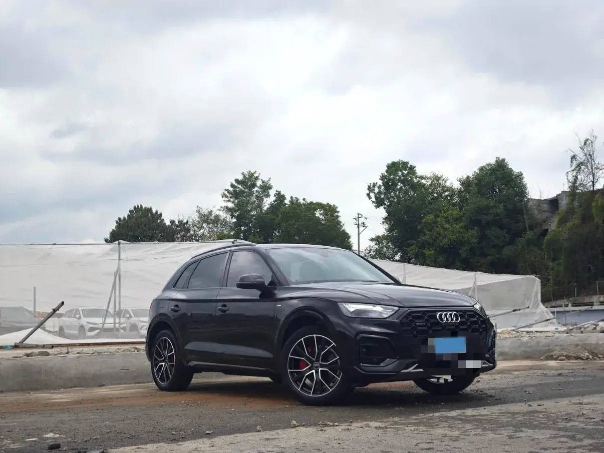 2023 AUDI Q5L thumbnail 3