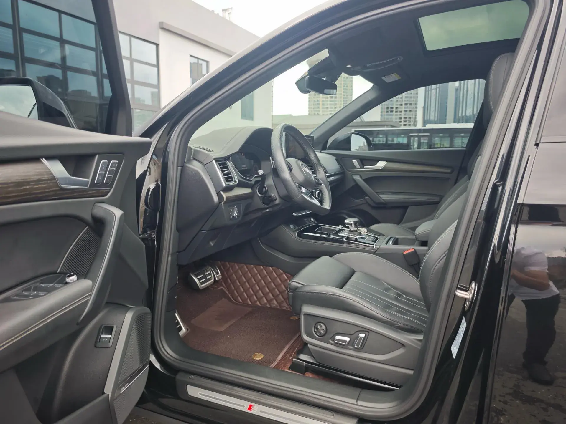 2023 AUDI Q5L thumbnail 4