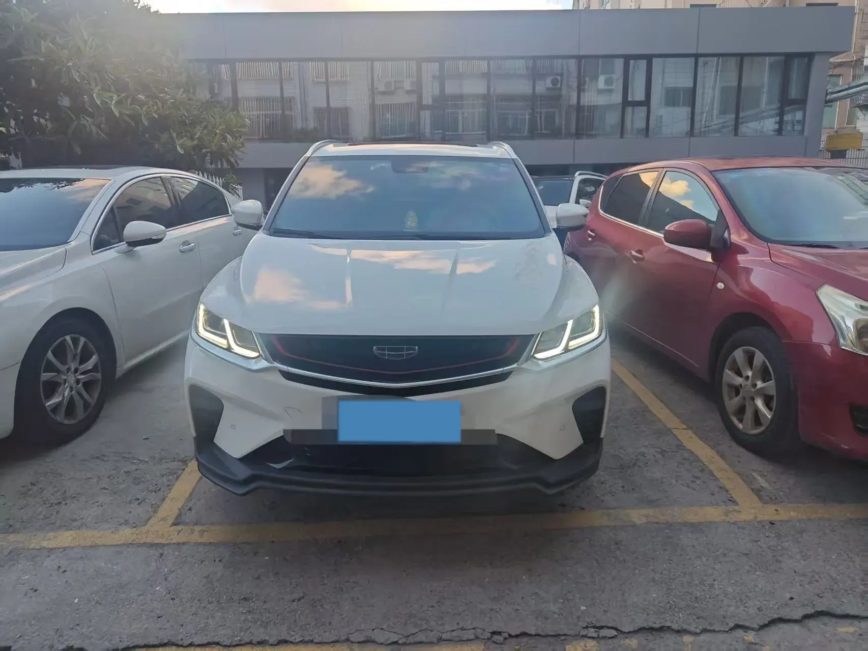 2019 GEELY COOLRAY thumbnail 2