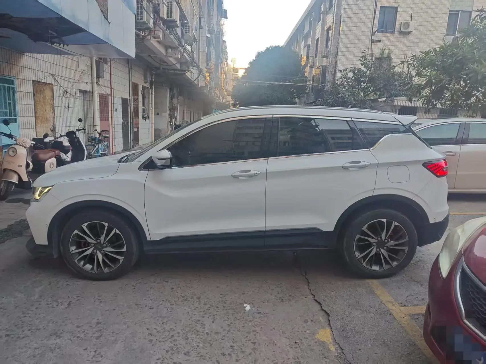 2019 GEELY COOLRAY thumbnail 3