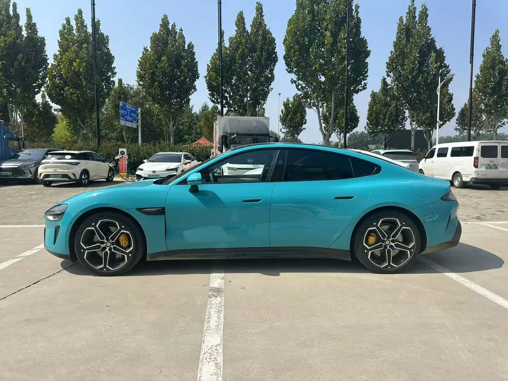 2024 MI SU7 thumbnail 3