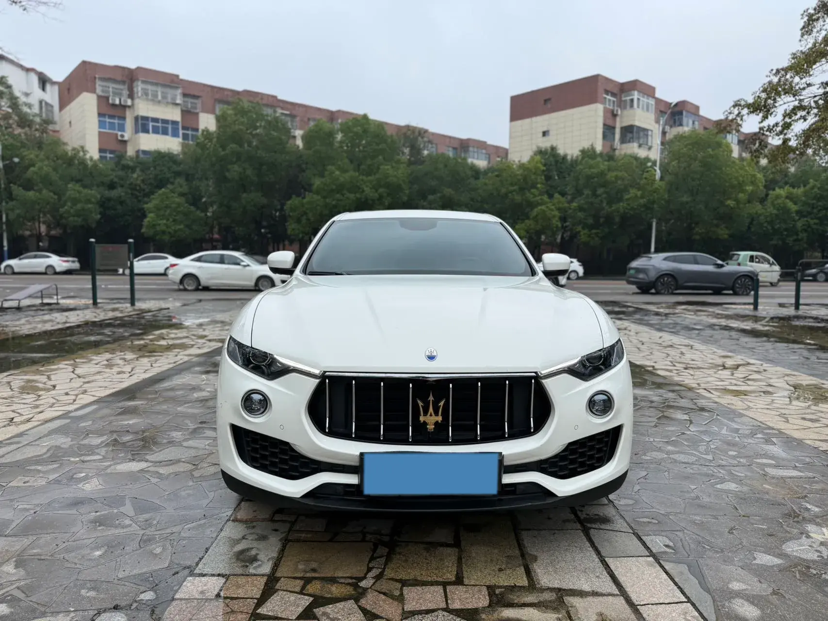 2018 MASERATI LEVANTE thumbnail 2