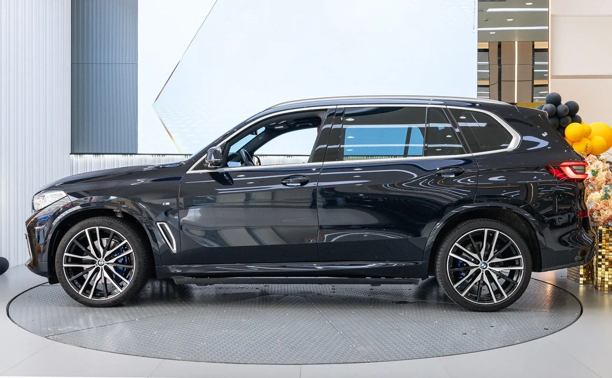 2022 BMW X5 thumbnail 2