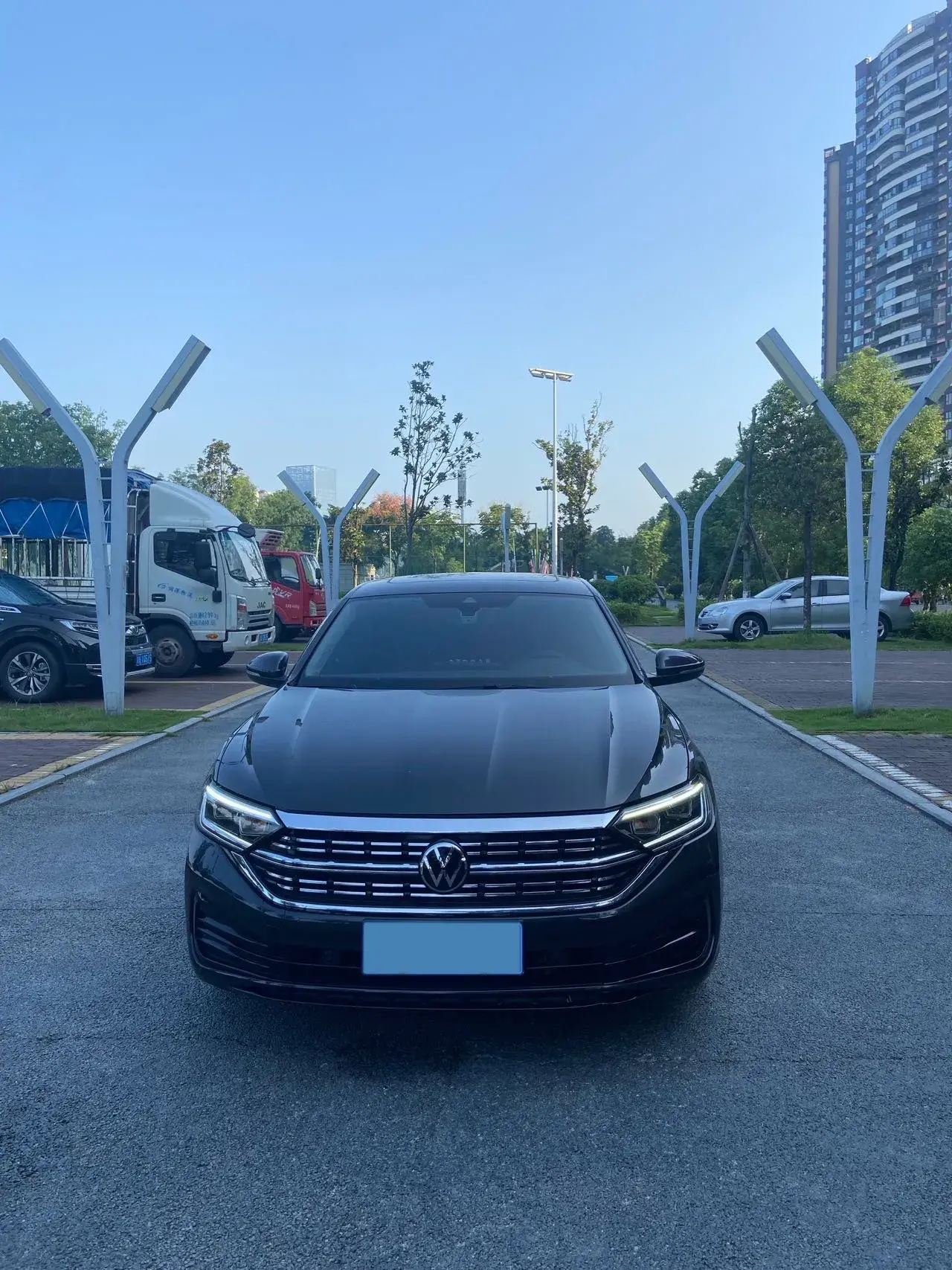 2023 VOLKSWAGEN SAGITAR thumbnail 2