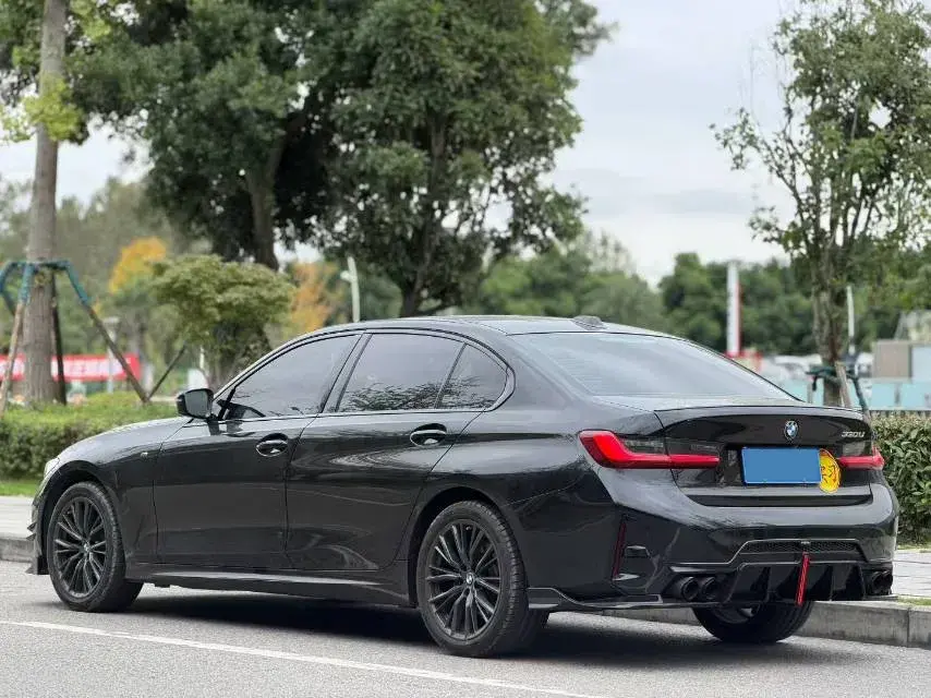 2023 BMW 3 thumbnail 3