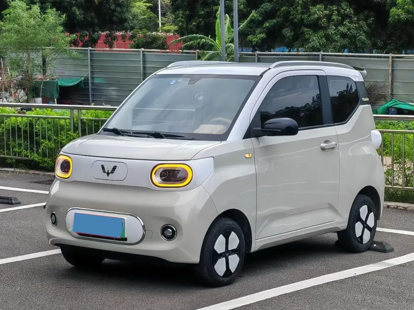 2024 WULING HONGGUANG view 1