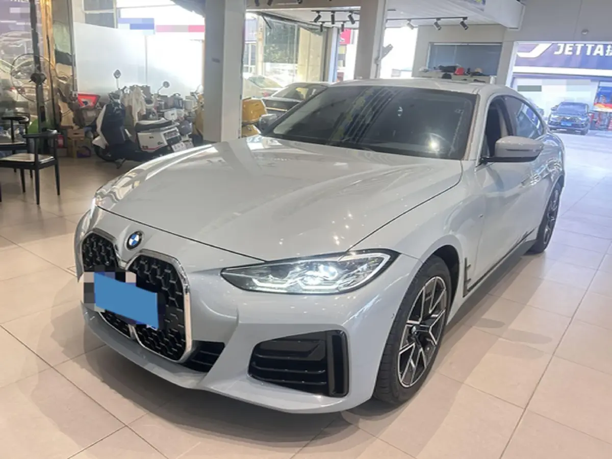 2022 BMW 8 Series 3.0T 333HP L6 8AT