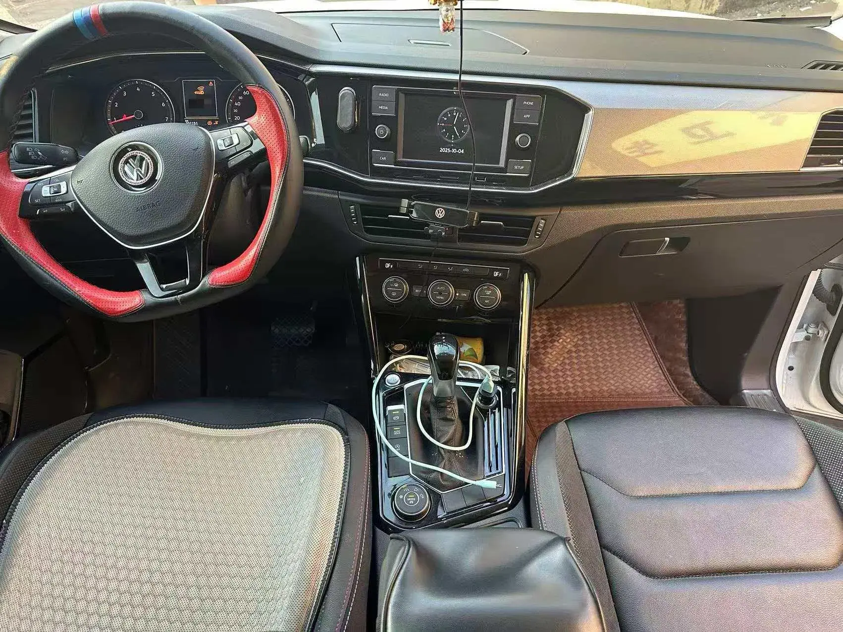 2019 VOLKSWAGEN TAYRON thumbnail 4