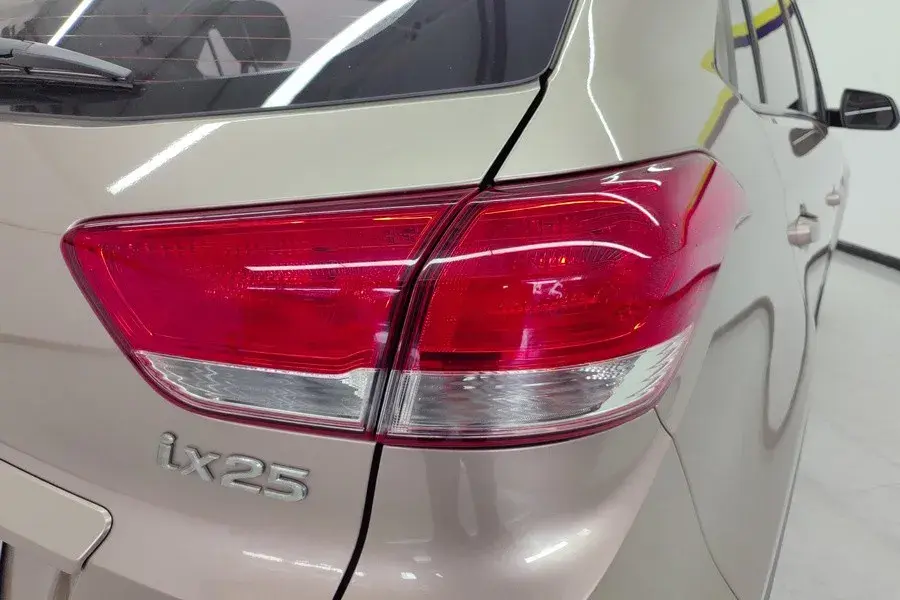 2017 HYUNDAI IX25 thumbnail 3