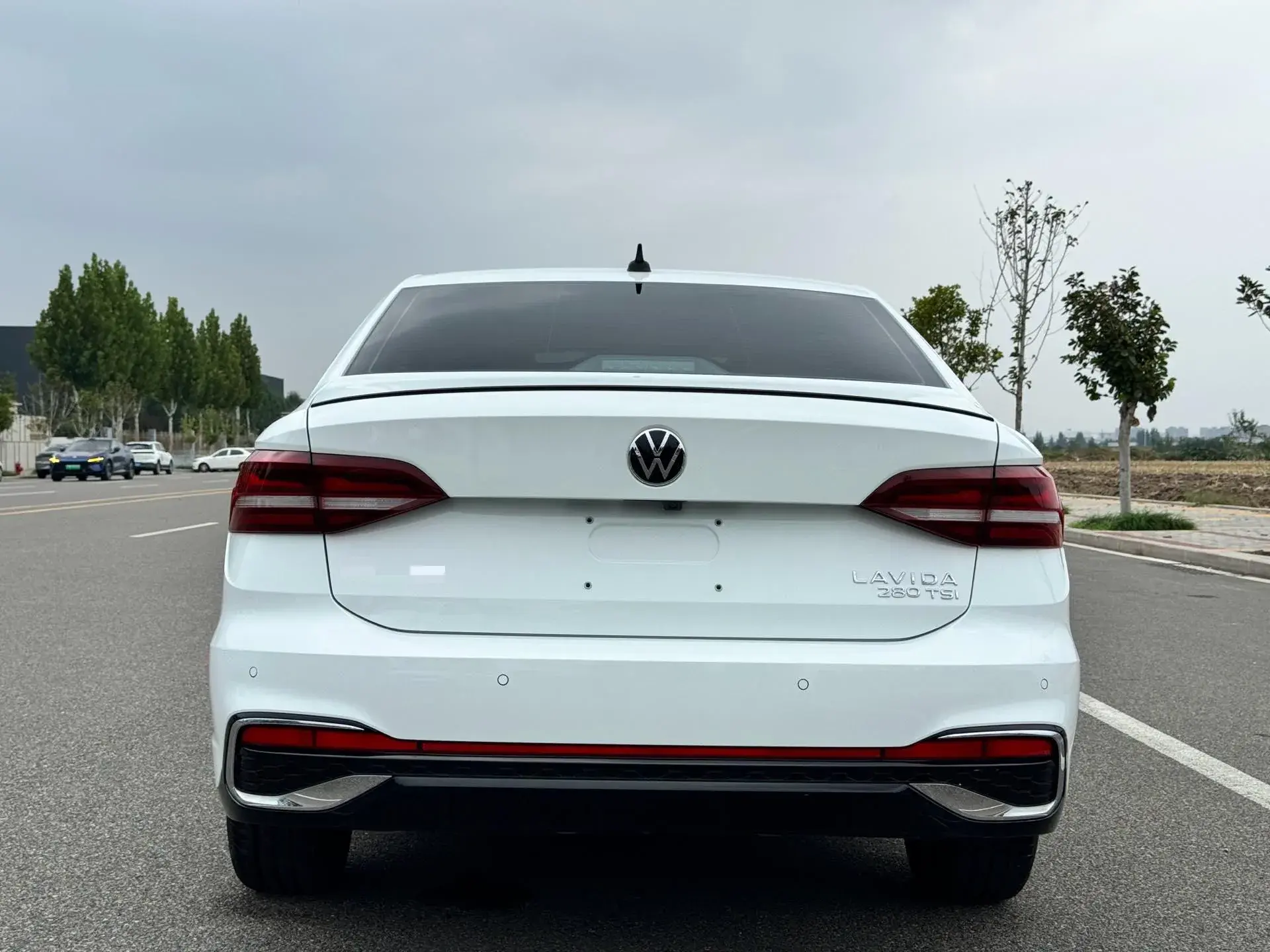 2023 VOLKSWAGEN LAVIDA thumbnail 4