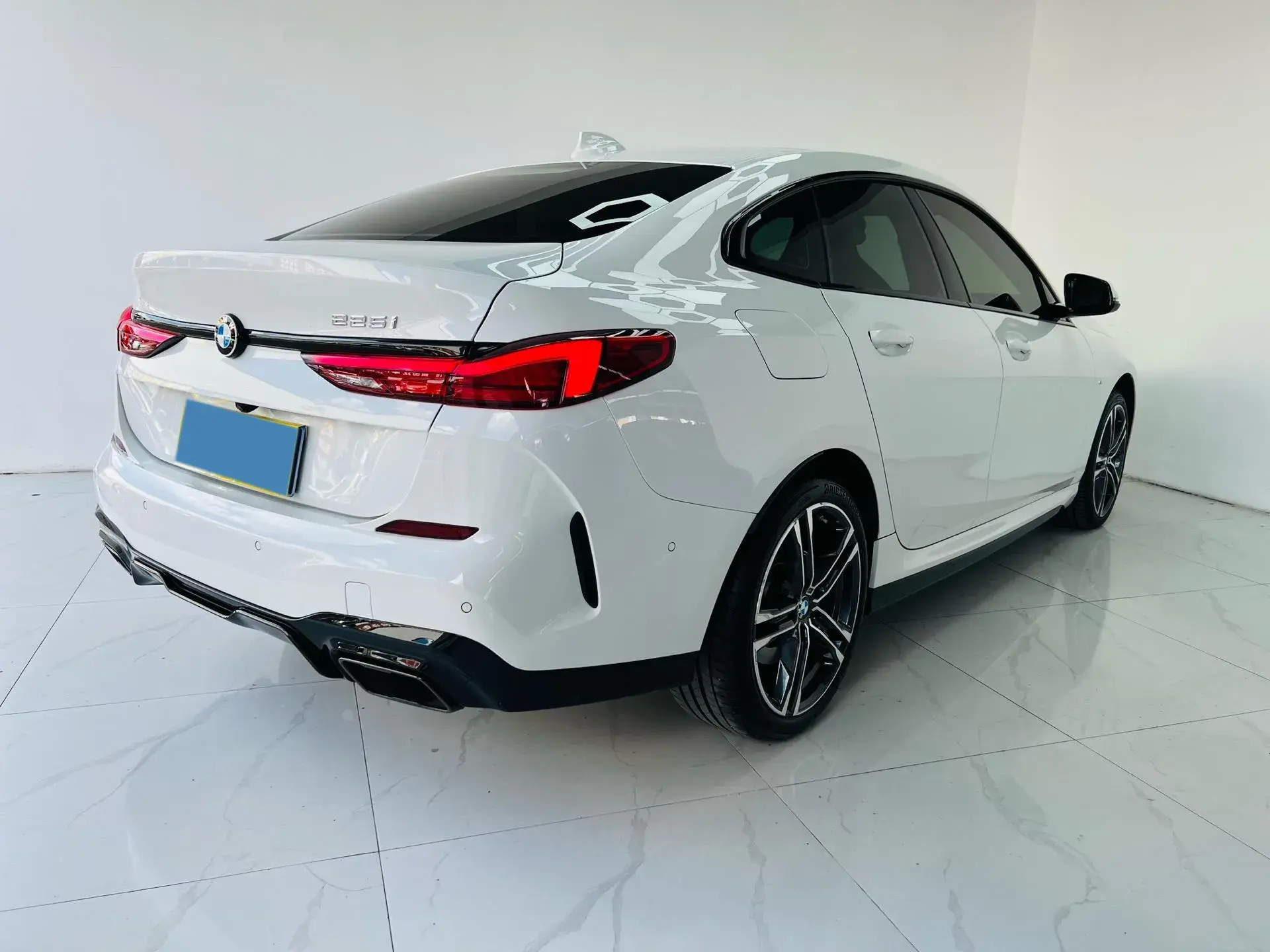 2021 BMW 2 thumbnail 4