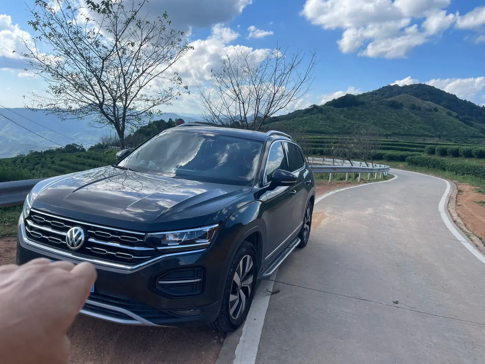 2019 VOLKSWAGEN TAYRON view 1