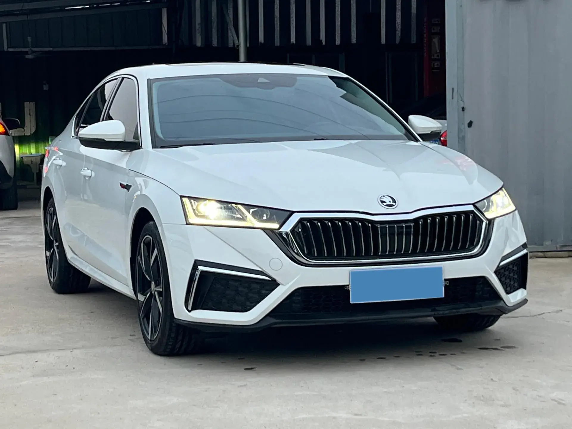 2023 SKODA OCTAVIA thumbnail 3