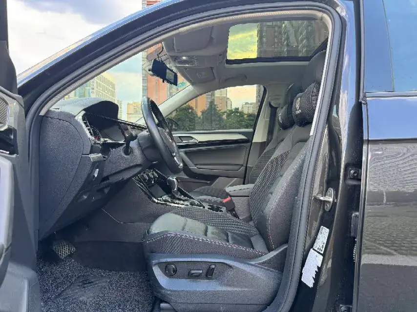 2019 VOLKSWAGEN TAYRON thumbnail 4