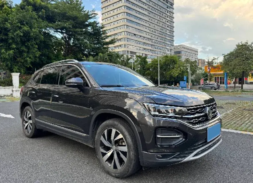 2019 VOLKSWAGEN TAYRON thumbnail 3