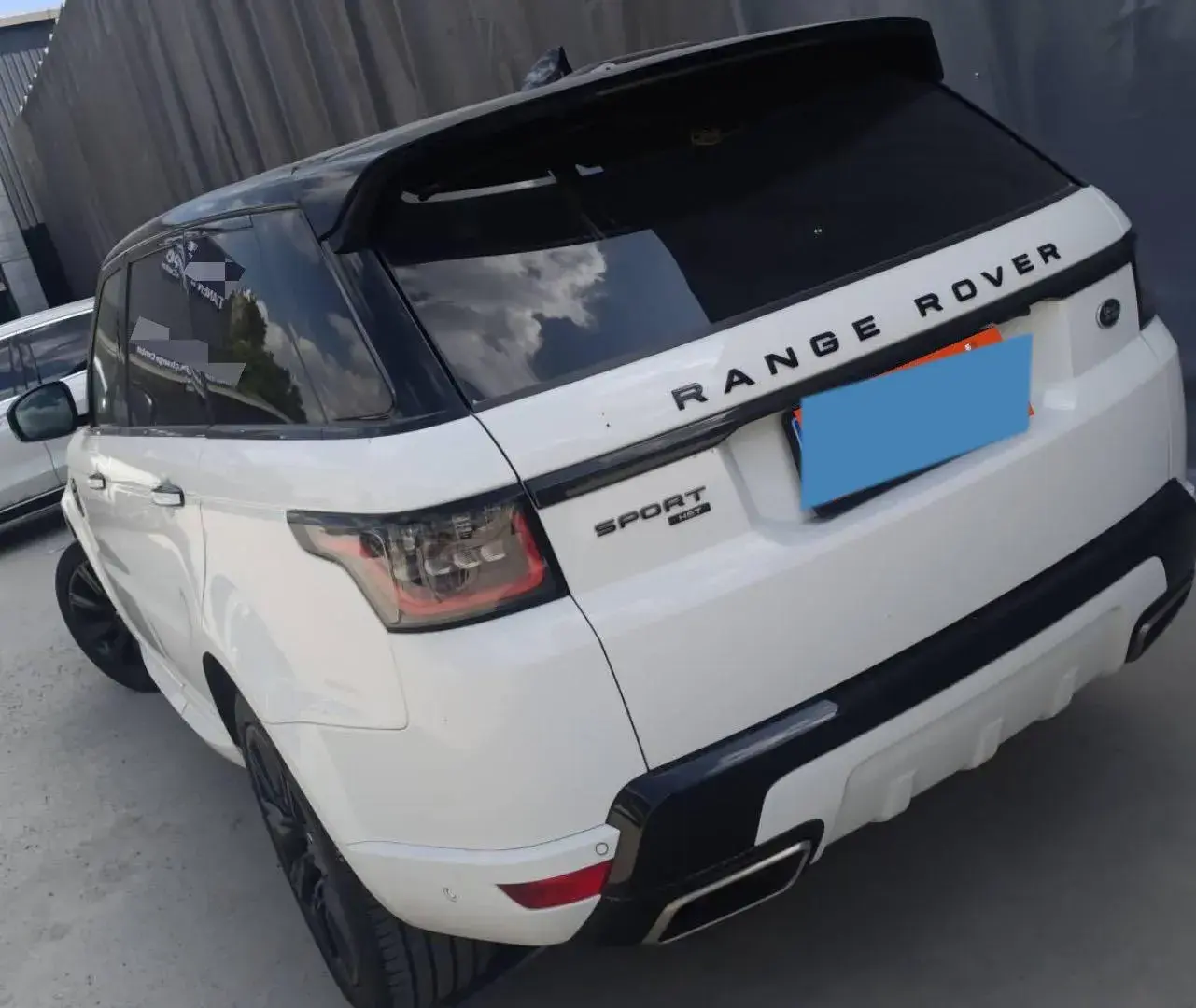 2022 LAND ROVER thumbnail 3