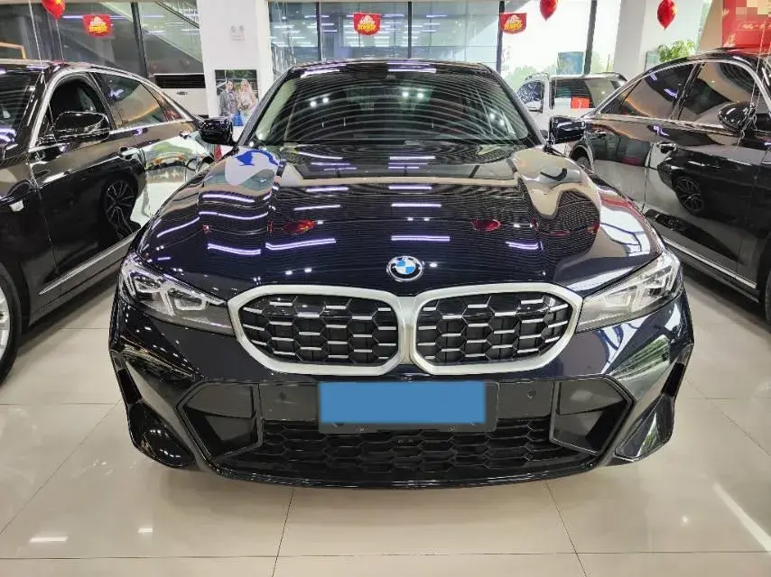 2024 BMW 3 thumbnail 2