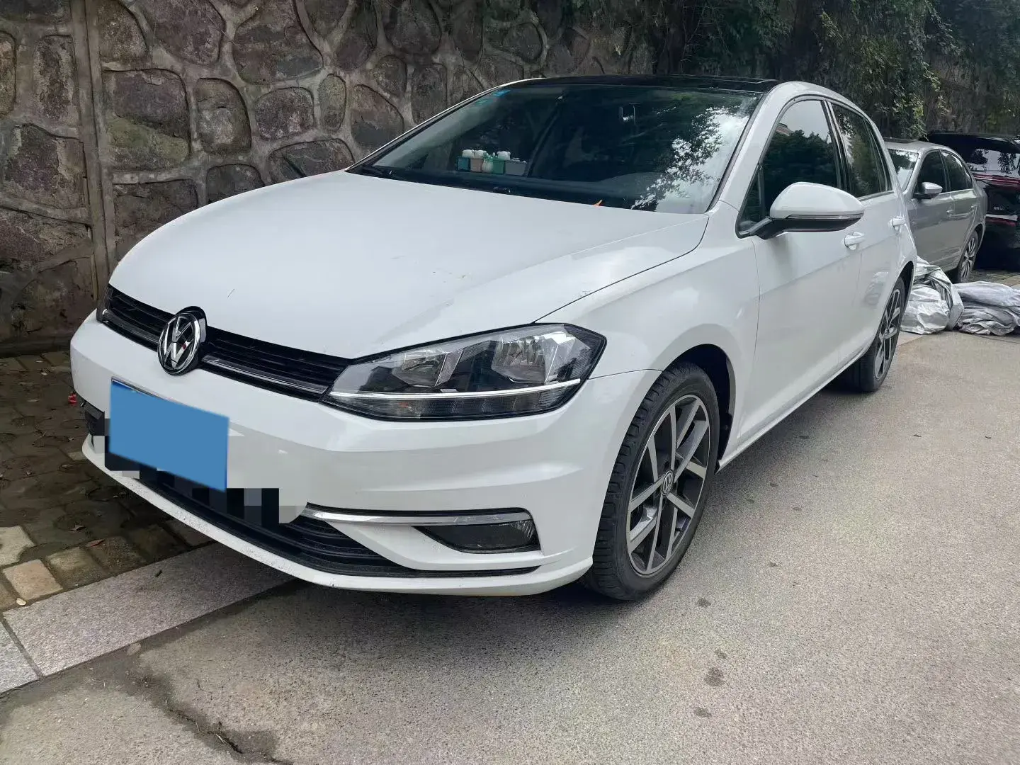 2020 VOLKSWAGEN GOLF view 1