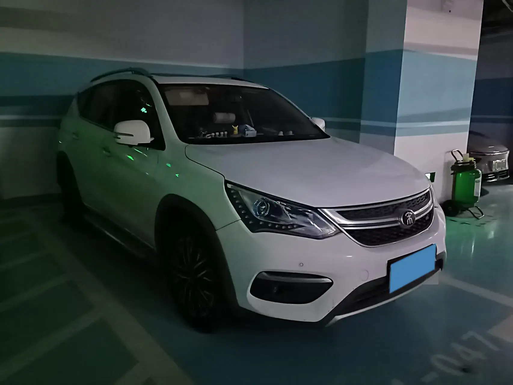 2017 BYD SONG thumbnail 3