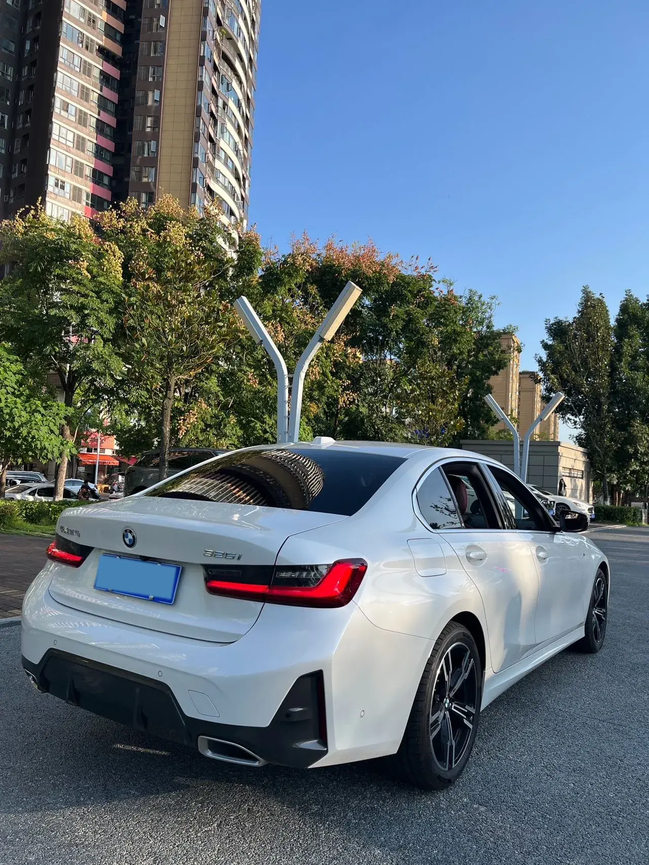 2024 BMW 3 thumbnail 4