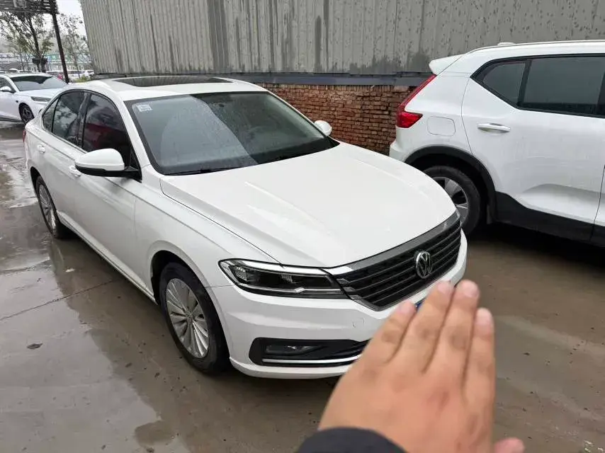 2018 VOLKSWAGEN LAVIDA thumbnail 3