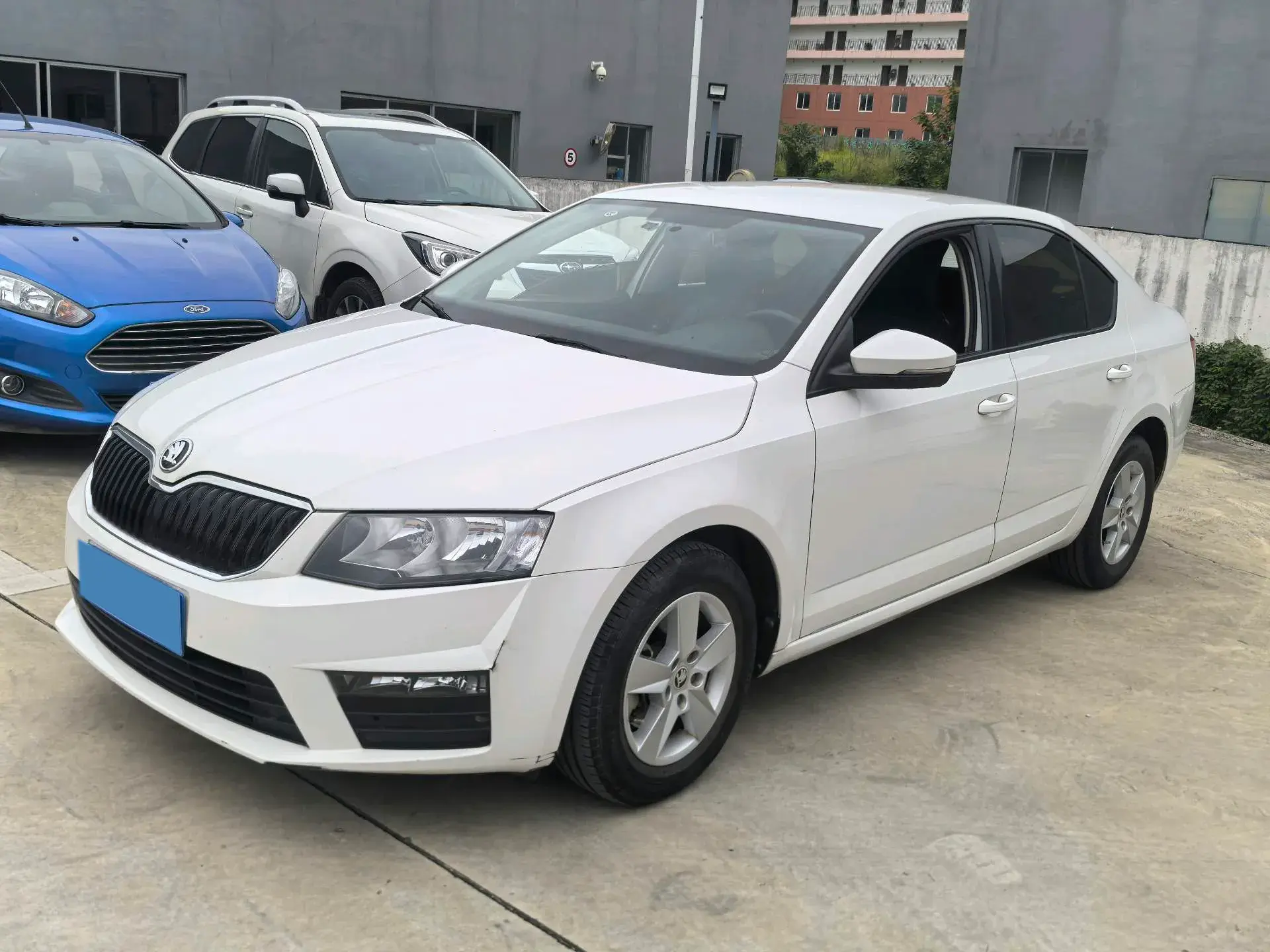 2017 SKODA OCTAVIA view 1