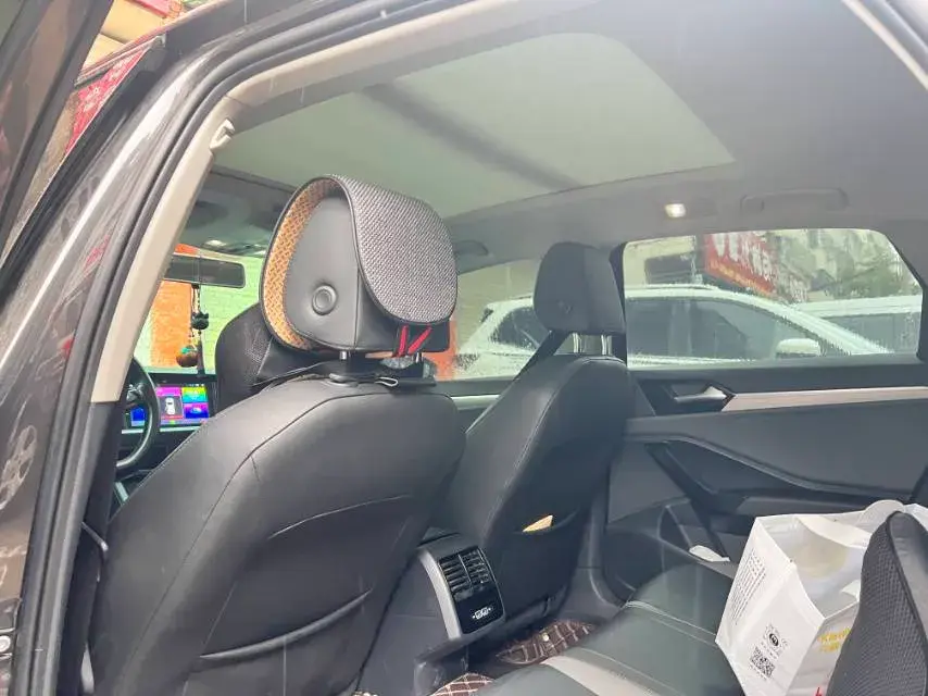 2019 VOLKSWAGEN SAGITAR thumbnail 3