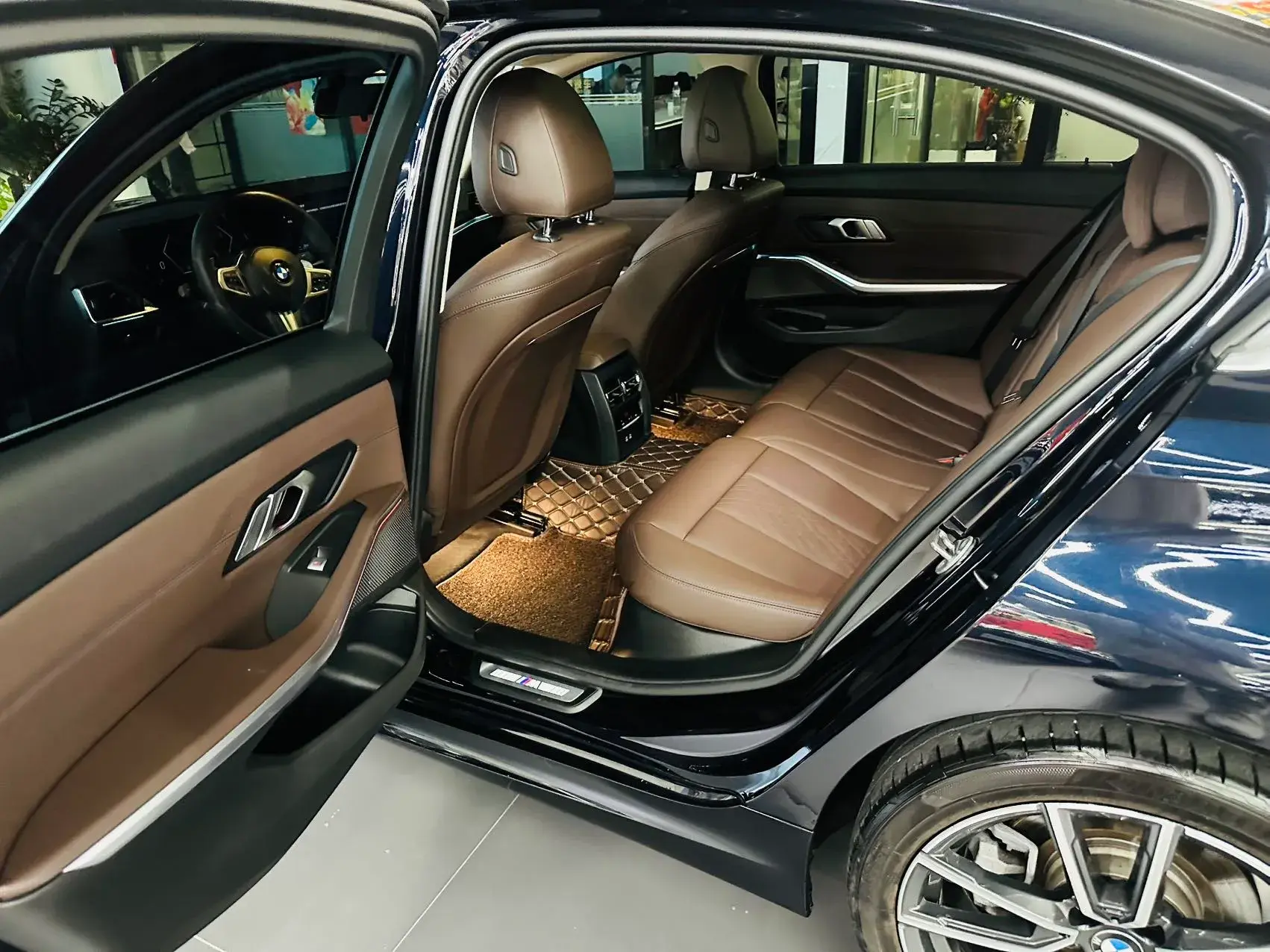 2023 BMW 3 thumbnail 4