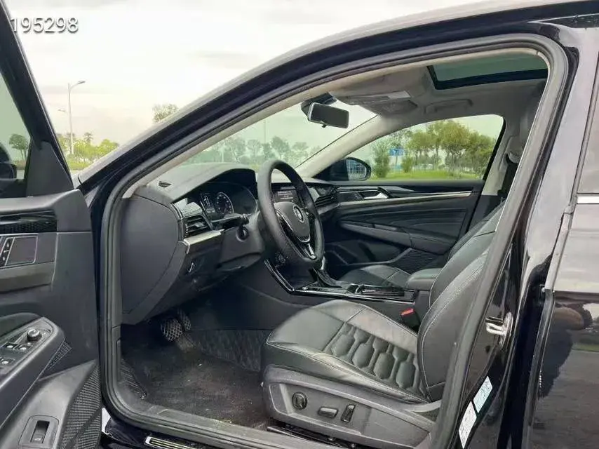 2020 VOLKSWAGEN PASSAT thumbnail 2