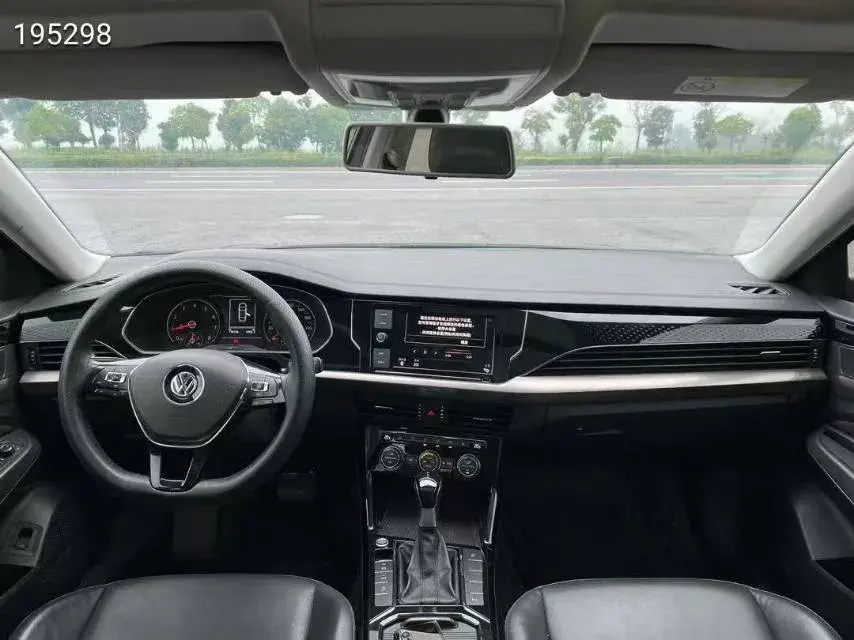 2020 VOLKSWAGEN PASSAT thumbnail 4