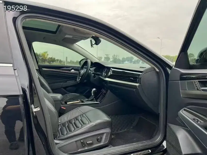 2020 VOLKSWAGEN PASSAT thumbnail 3