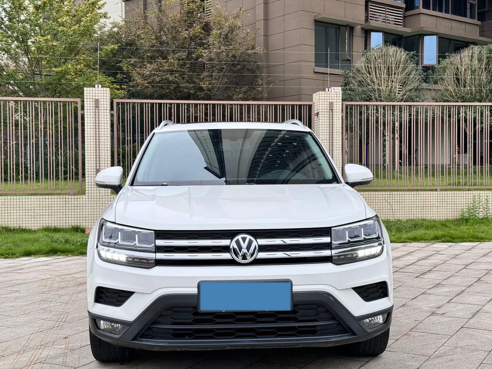 2020 VOLKSWAGEN THARU thumbnail 2