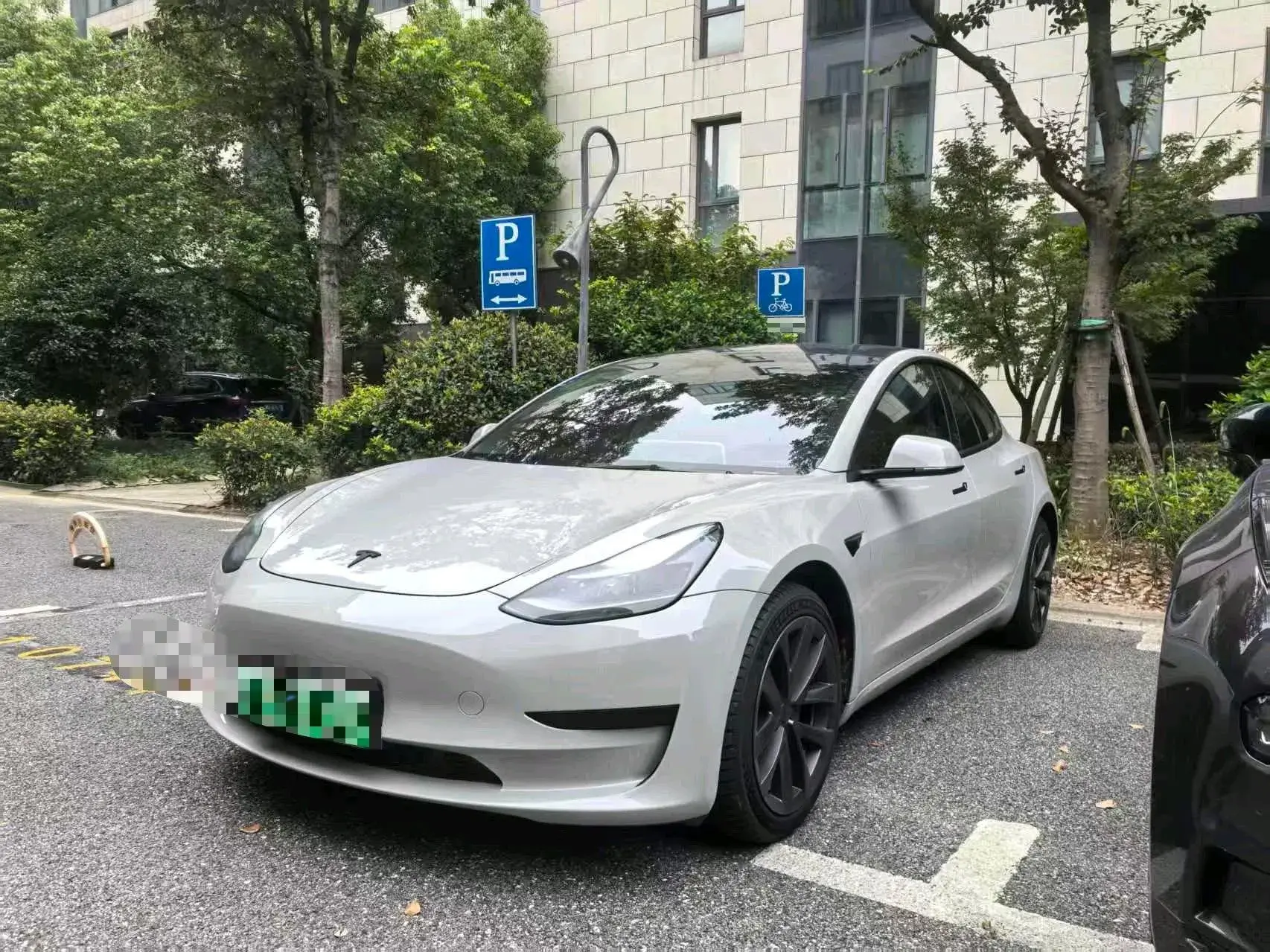 2022 TESLA MODEL view 1