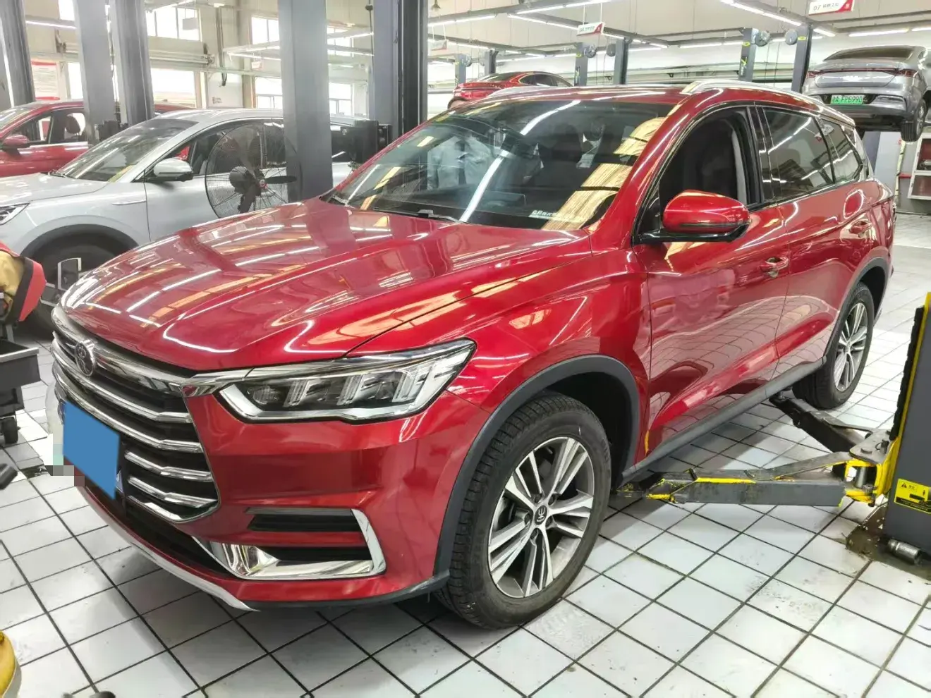 2019 BYD SONG view 1