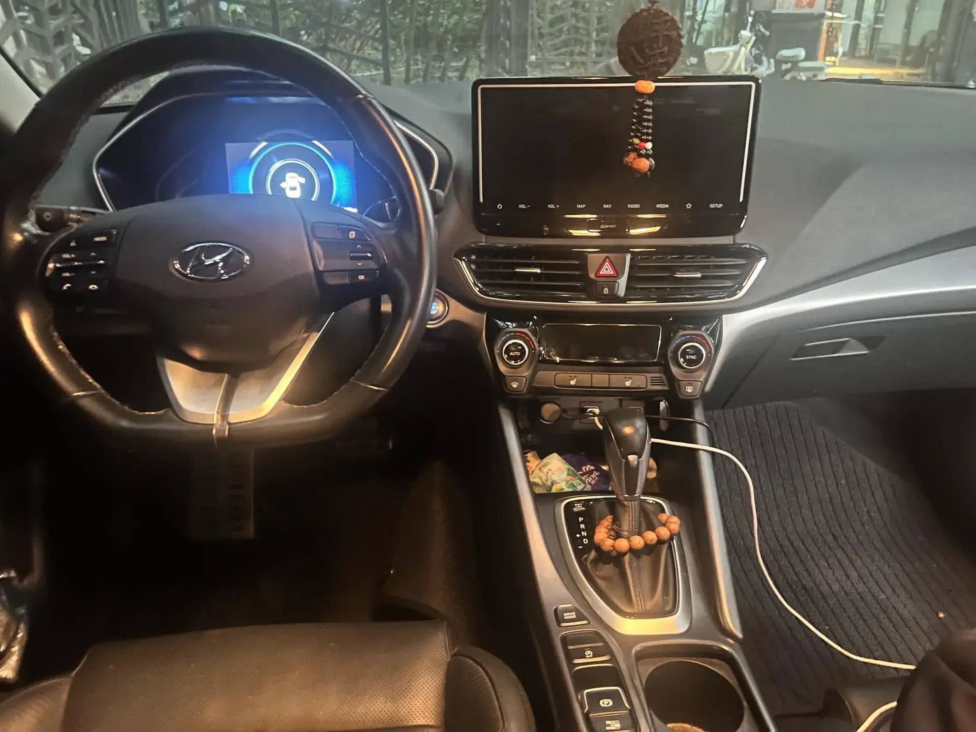 2019 HYUNDAI LA thumbnail 4