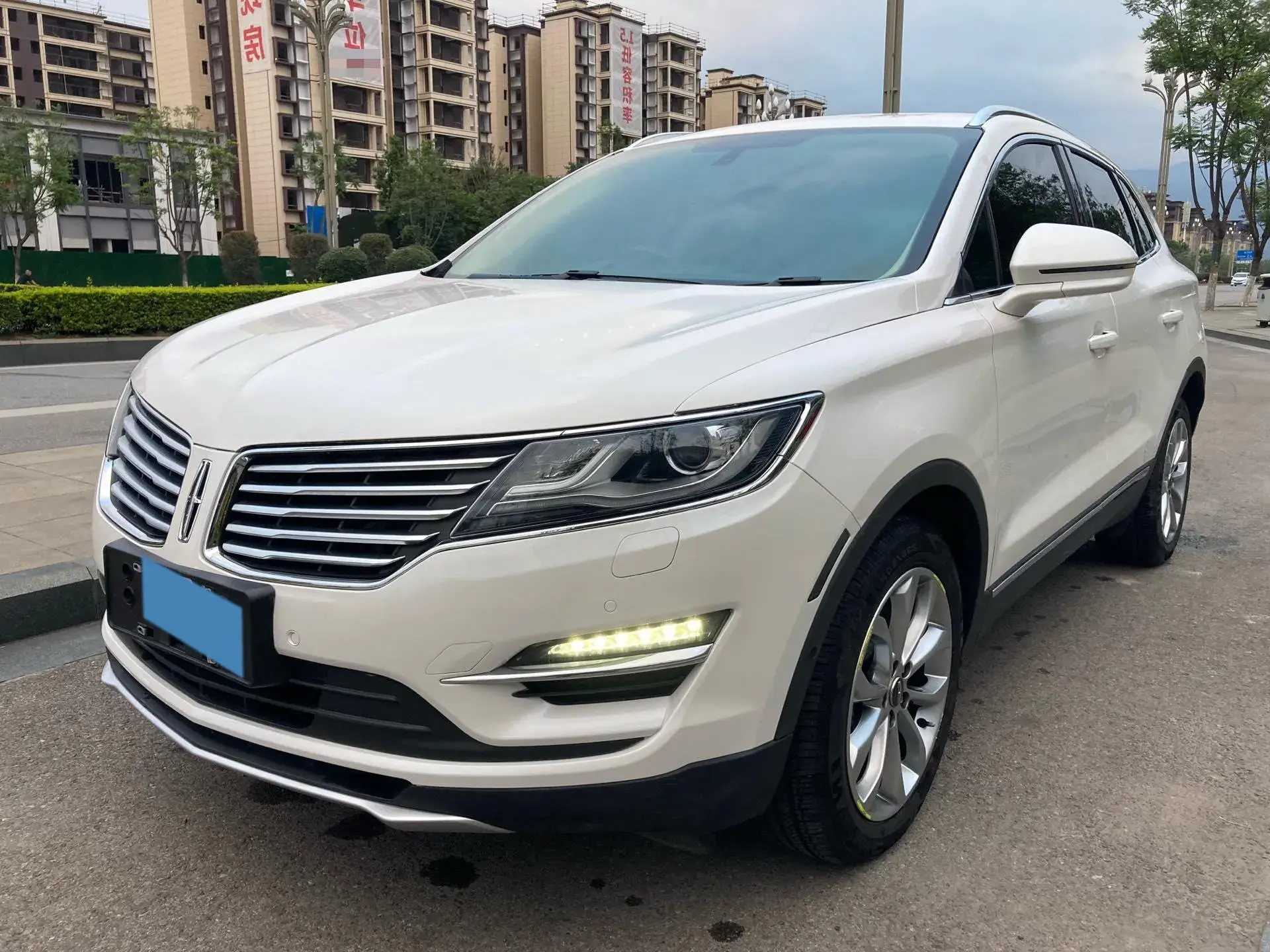 2018 LINCOLN MKC view 1
