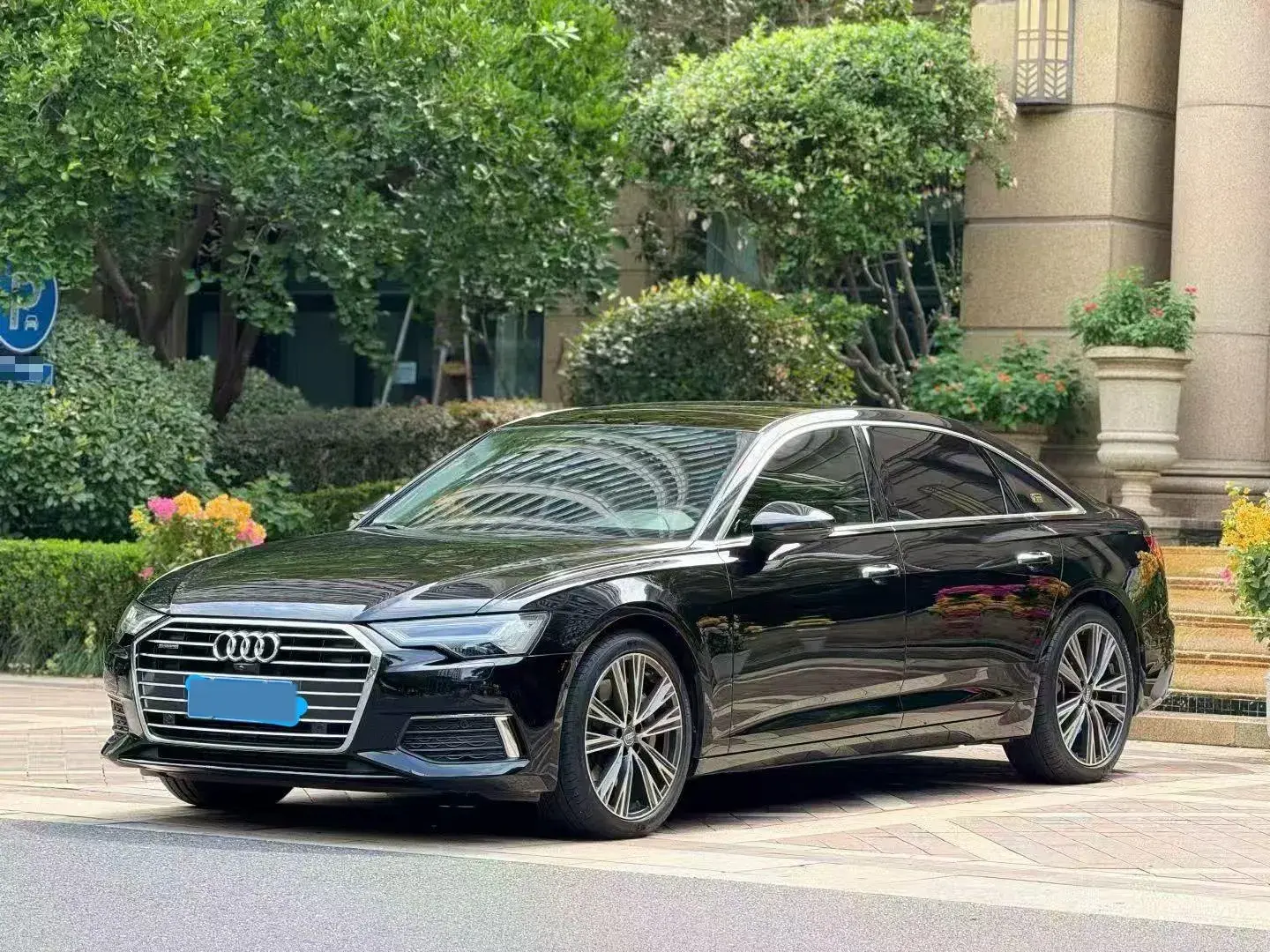 2020 AUDI A6L view 1