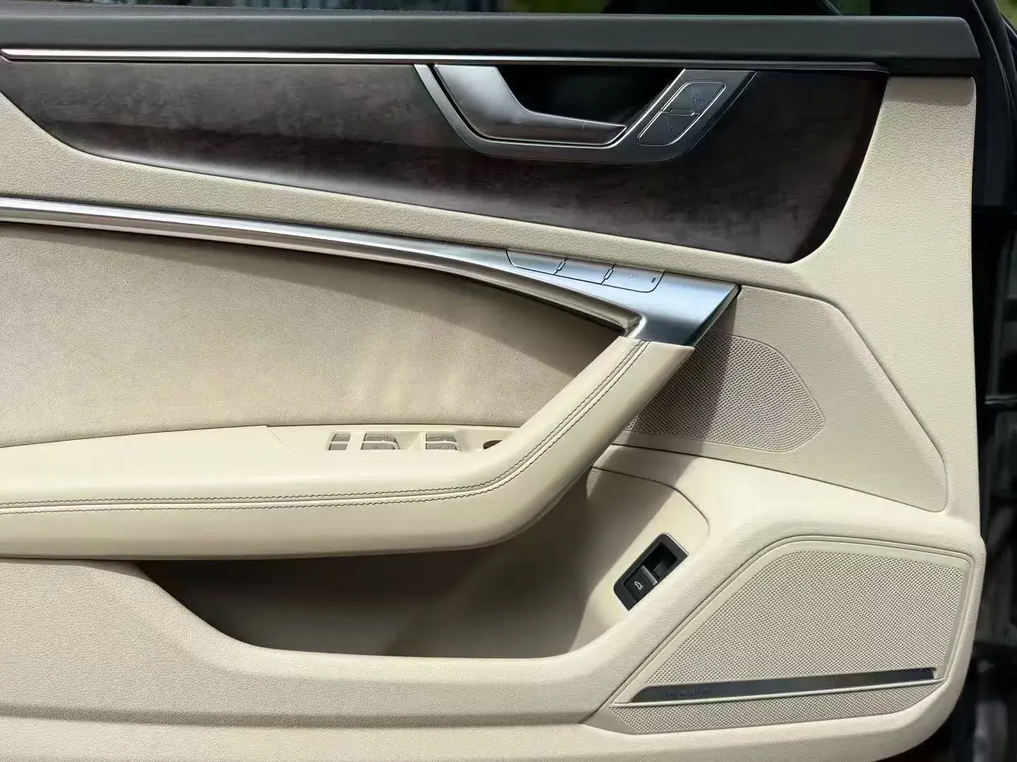 2020 AUDI A6L thumbnail 4