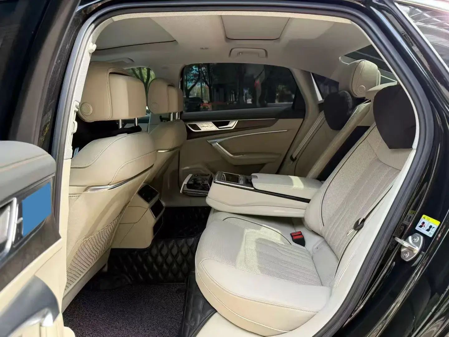 2020 AUDI A6L thumbnail 3