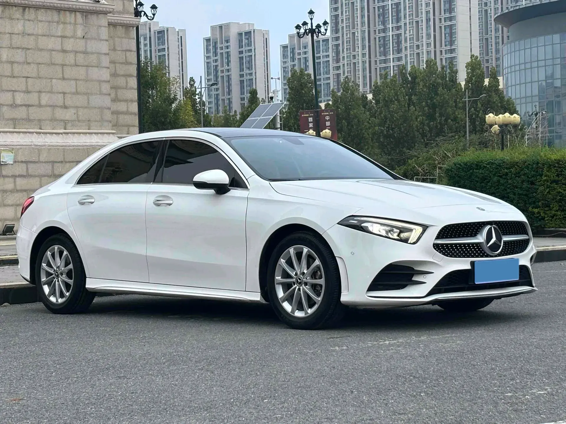 2020 MERCEDES-BENZ A thumbnail 3