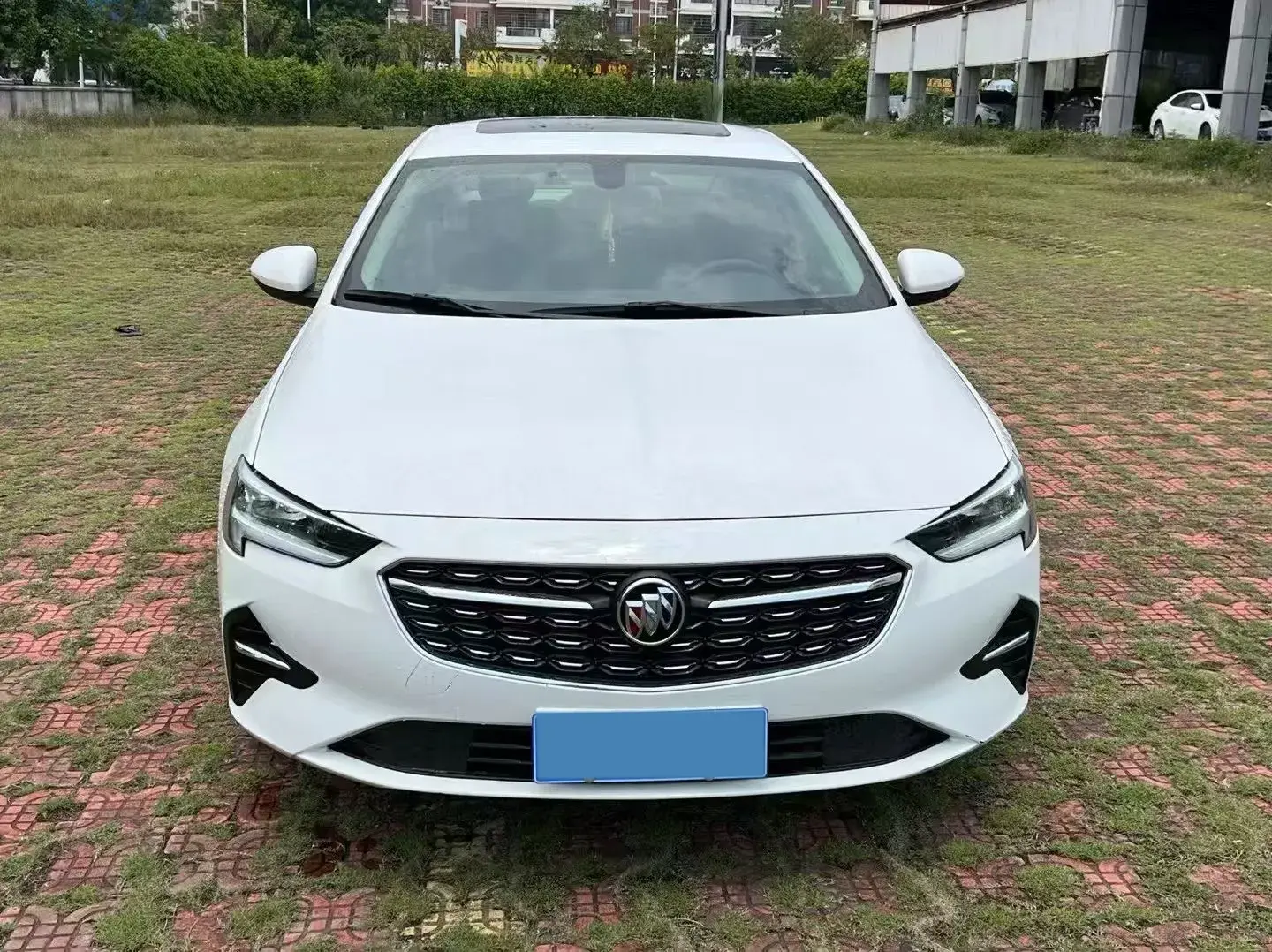 2020 BUICK REGAL thumbnail 2