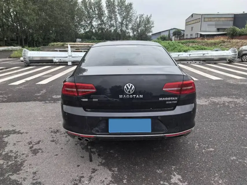 2018 VOLKSWAGEN MAGOTAN thumbnail 3