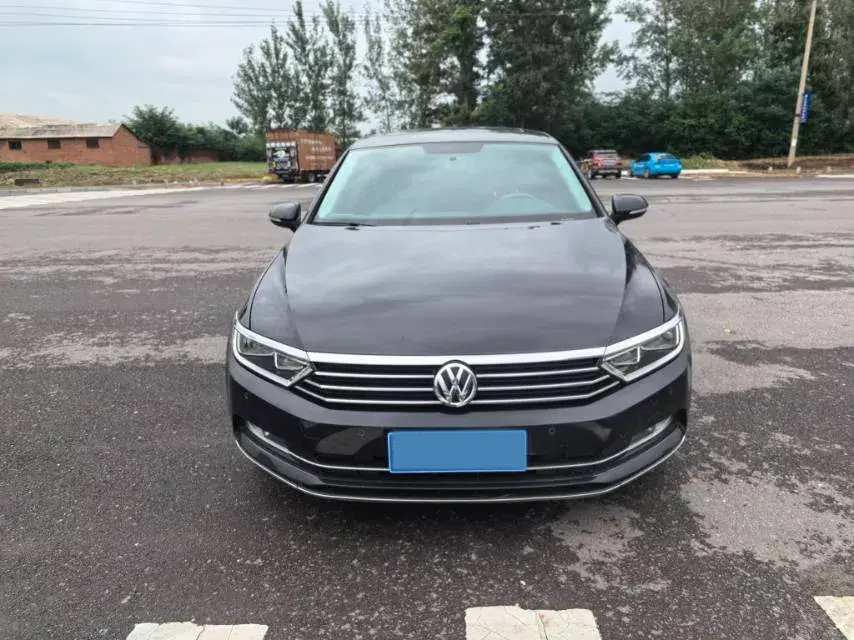 2018 VOLKSWAGEN MAGOTAN thumbnail 2