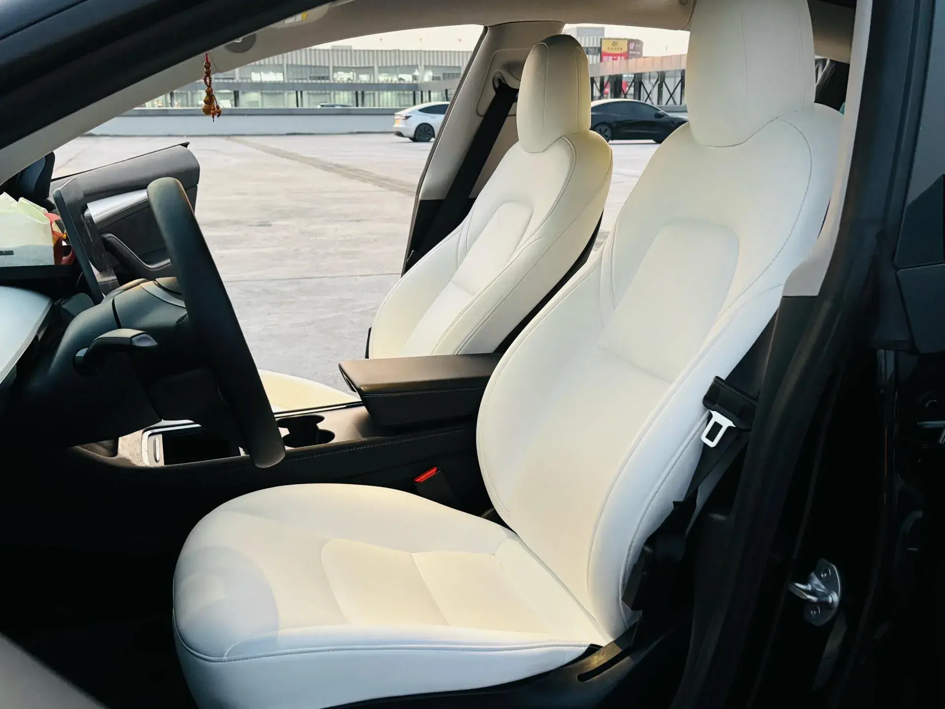 2021 TESLA MODEL thumbnail 4